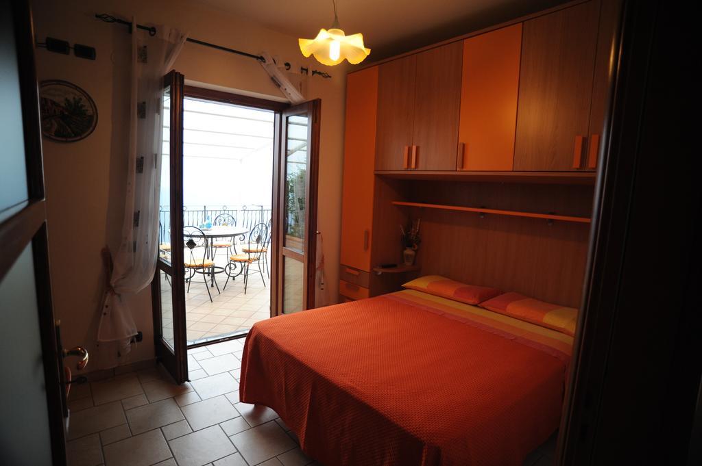 La Mela Blu Bed and Breakfast Furore Δωμάτιο φωτογραφία